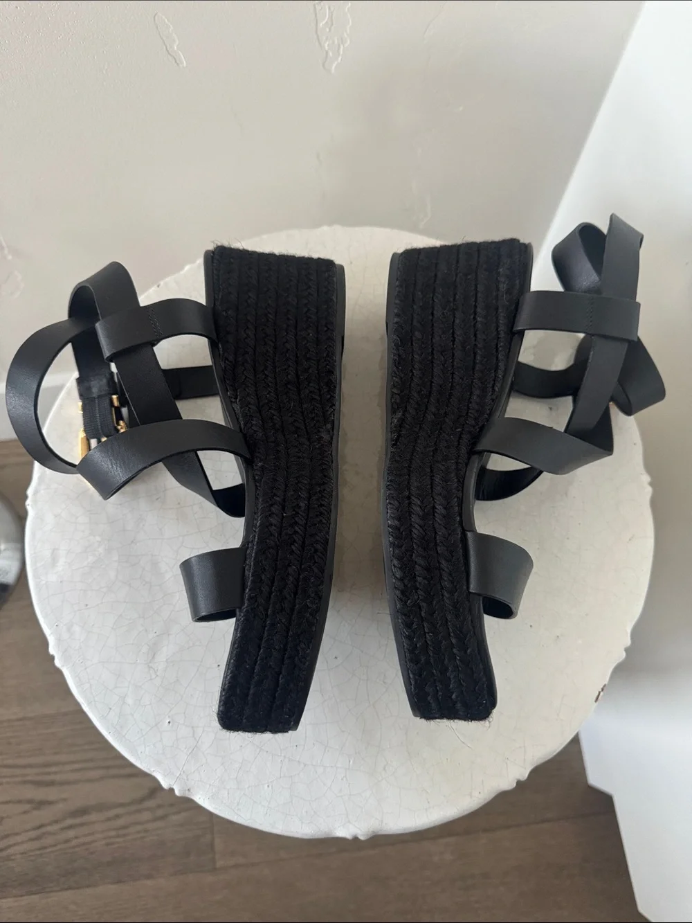 Schutz Harper Platform Raffia Wedged Black Leather Sandals Gold Buckle Size 7.5